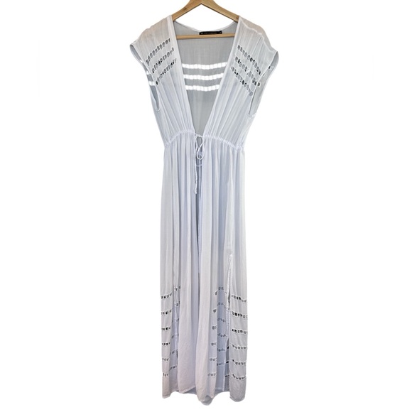 VIX SWIMWEAR Pamela Embroidered Cover-up Dress in White - Picture 4 of 10